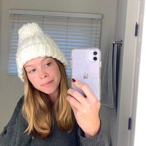 COZY WHITE WINTER HAT